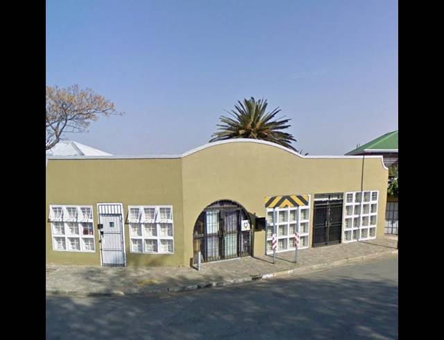 16 BEDROOM COMPLEX FOR SALE IN KENSINGTON